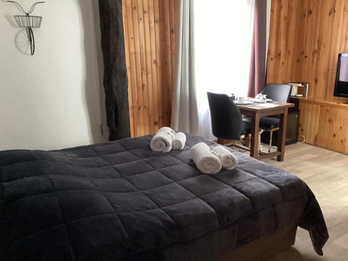Chooz Auberge De La Voute מראה חיצוני תמונה