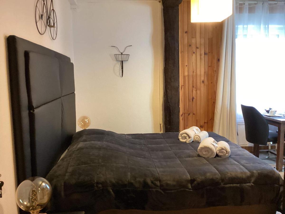 Chooz Auberge De La Voute מראה חיצוני תמונה